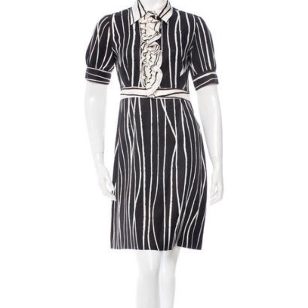 👗🌷🌷spring sale~Tory Burch ruffle front dress